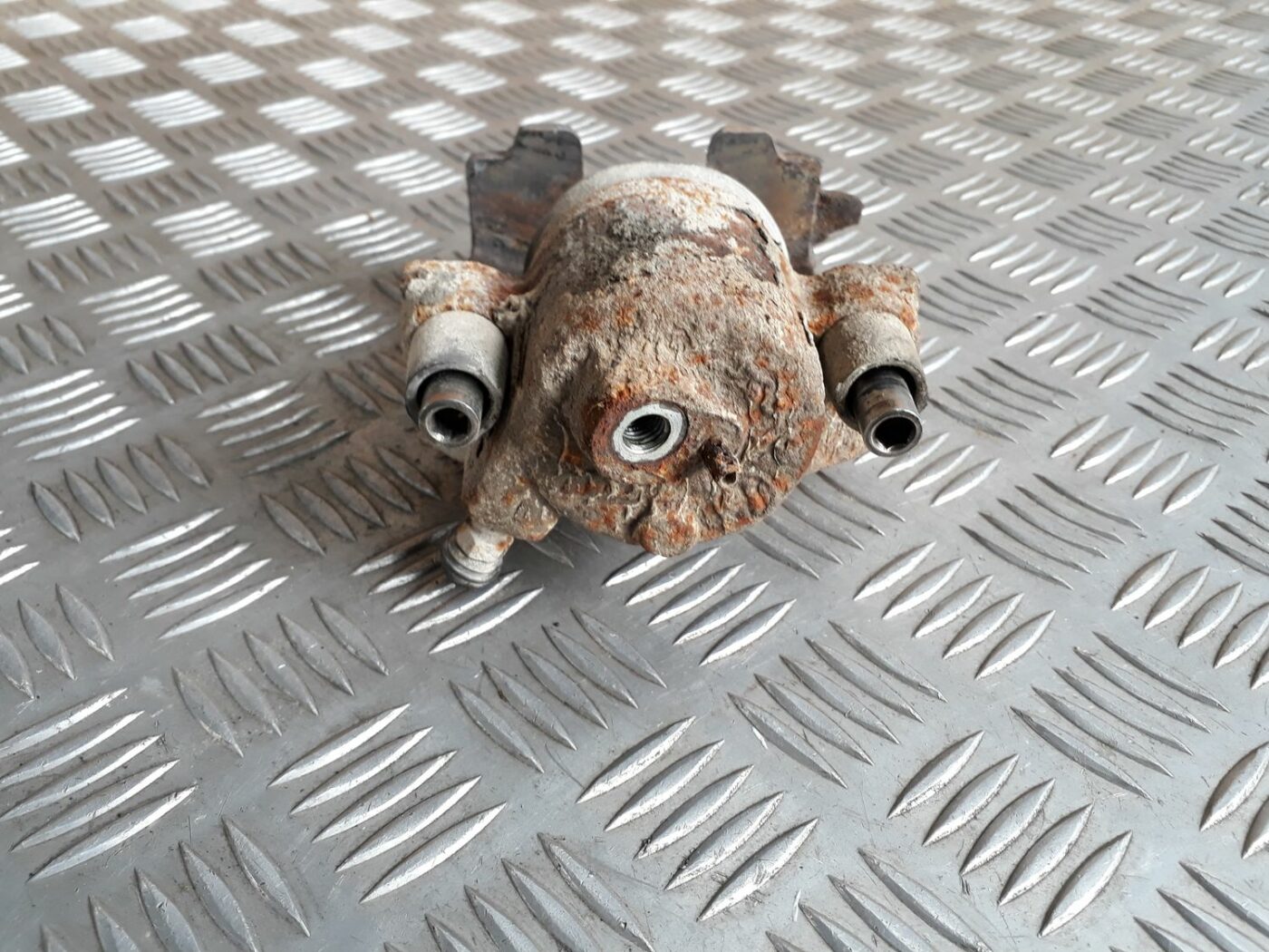 Priekšējais labais suports priekš SEAT IBIZA 2005 3 Priekšējais labais suports priekš SEAT IBIZA 2005