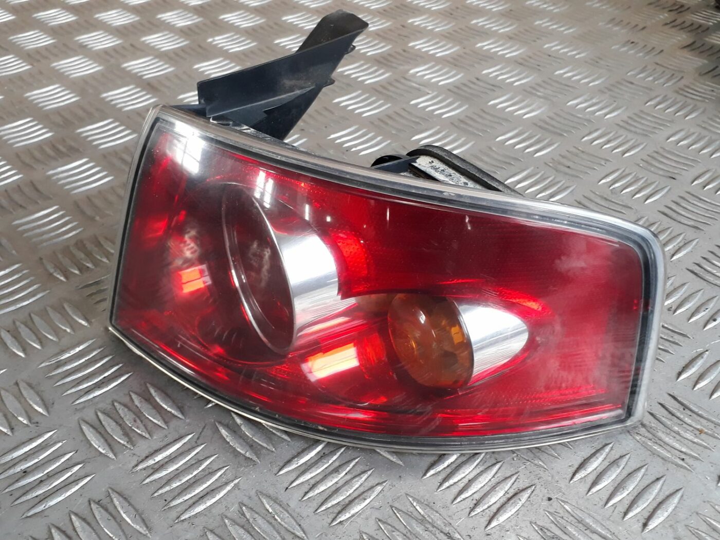 Aizmugurējais labais lukturis priekš SEAT IBIZA 2005