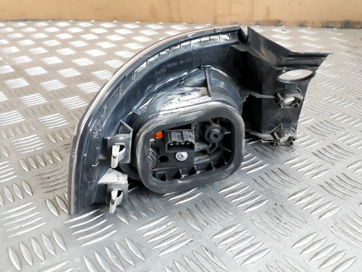 Aizmugurējais labais lukturis priekš SEAT IBIZA 2005