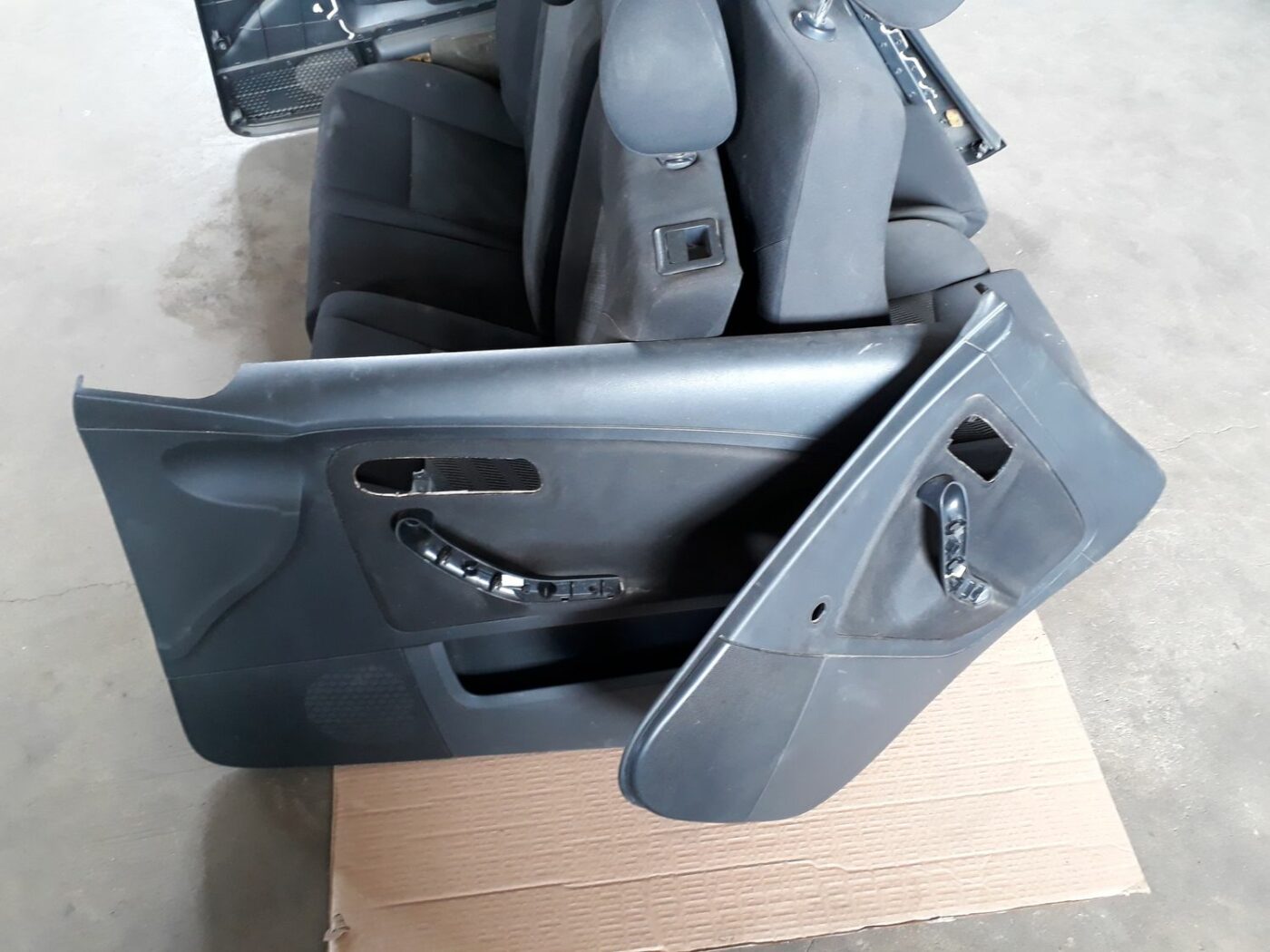 Sēdekļu komplekts priekš SEAT IBIZA 2005 9 Sēdekļu komplekts priekš SEAT IBIZA 2005