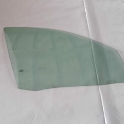 Priekšējo labo durvju stikls priekš SEAT IBIZA 2005