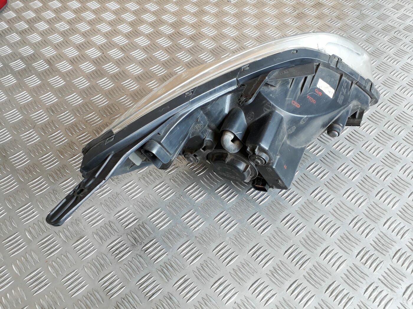 Priekšējais kreisais lukturis priekš HYUNDAI I20 2011 17 Priekšējais kreisais lukturis priekš HYUNDAI I20 2011