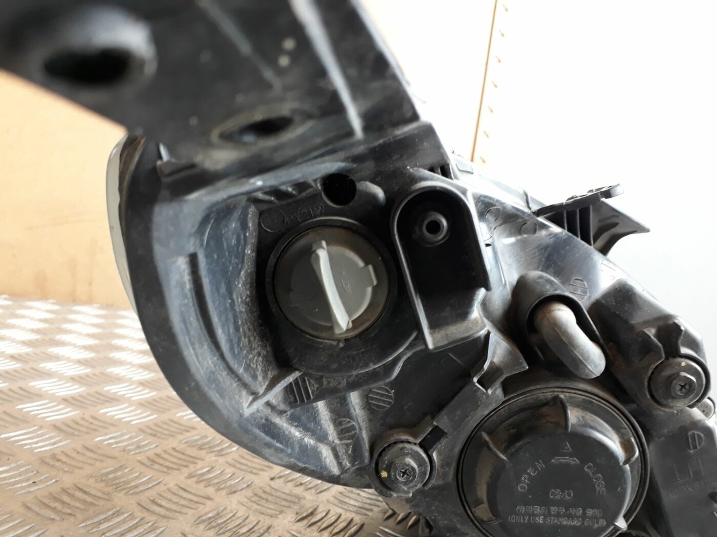 Priekšējais kreisais lukturis priekš HYUNDAI I20 2011 13 Priekšējais kreisais lukturis priekš HYUNDAI I20 2011