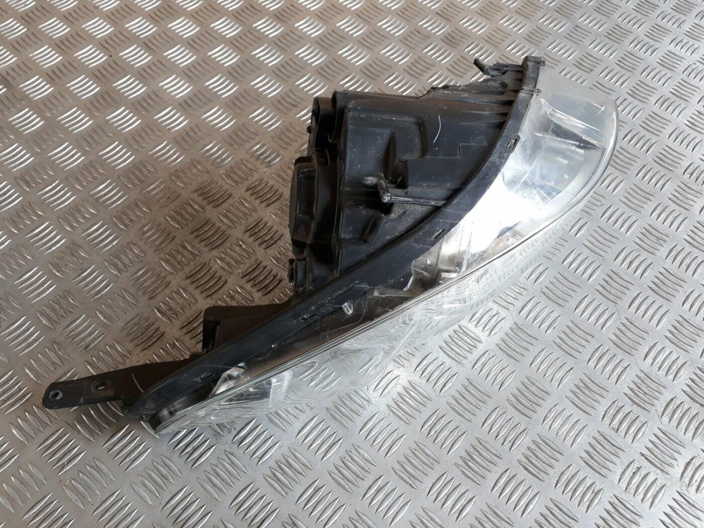 Priekšējais kreisais lukturis priekš HYUNDAI I20 2011 6 Priekšējais kreisais lukturis priekš HYUNDAI I20 2011