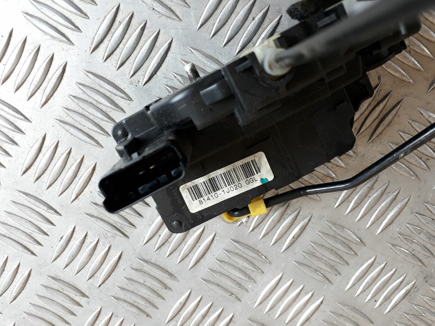 Aizmugurējo kreiso durvju slēdzene priekš HYUNDAI I20 2011 4 Aizmugurējo kreiso durvju slēdzene priekš HYUNDAI I20 2011