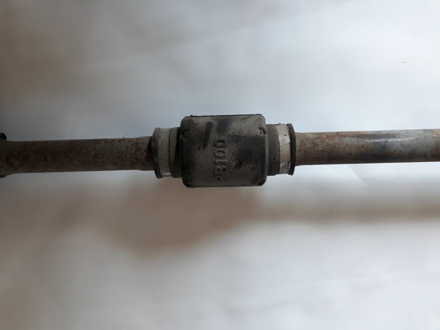 Pusass priekšēja labā priekš HYUNDAI I20 2011 4 Pusass priekšēja labā priekš HYUNDAI I20 2011