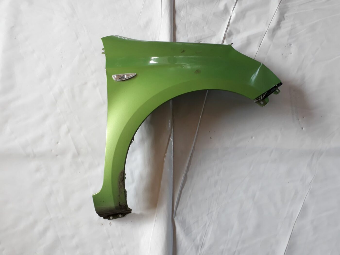 Priekšējais labais spārns priekš HYUNDAI I20 2011