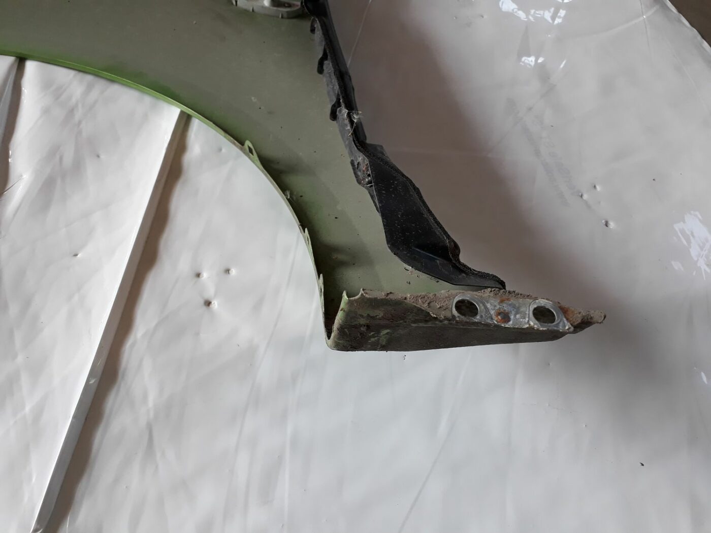 Priekšējais labais spārns priekš HYUNDAI I20 2011