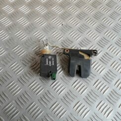 Bagažnieka vāka slēdzenes motors priekš AUDI A4 1999