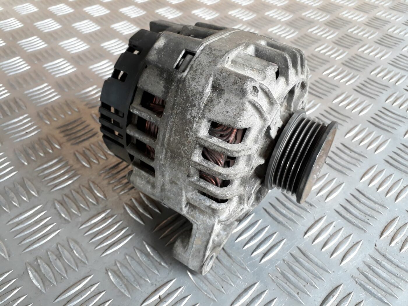 Ģenerators priekš AUDI A4 1999 2 Ģenerators priekš AUDI A4 1999