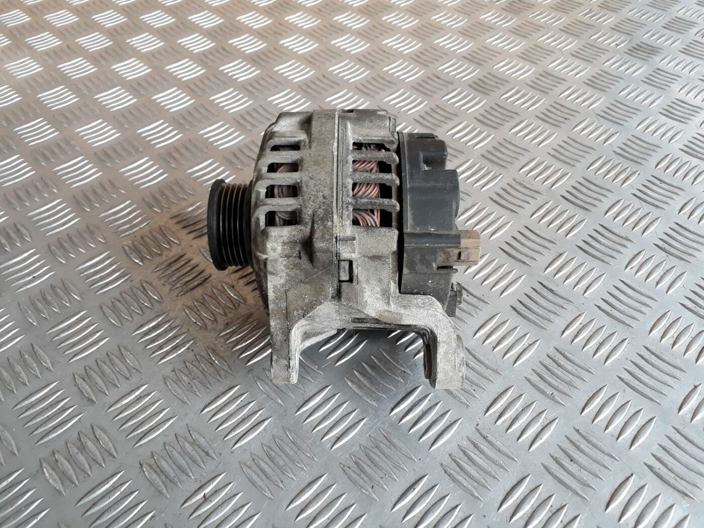 Ģenerators priekš AUDI A4 1999 6 Ģenerators priekš AUDI A4 1999