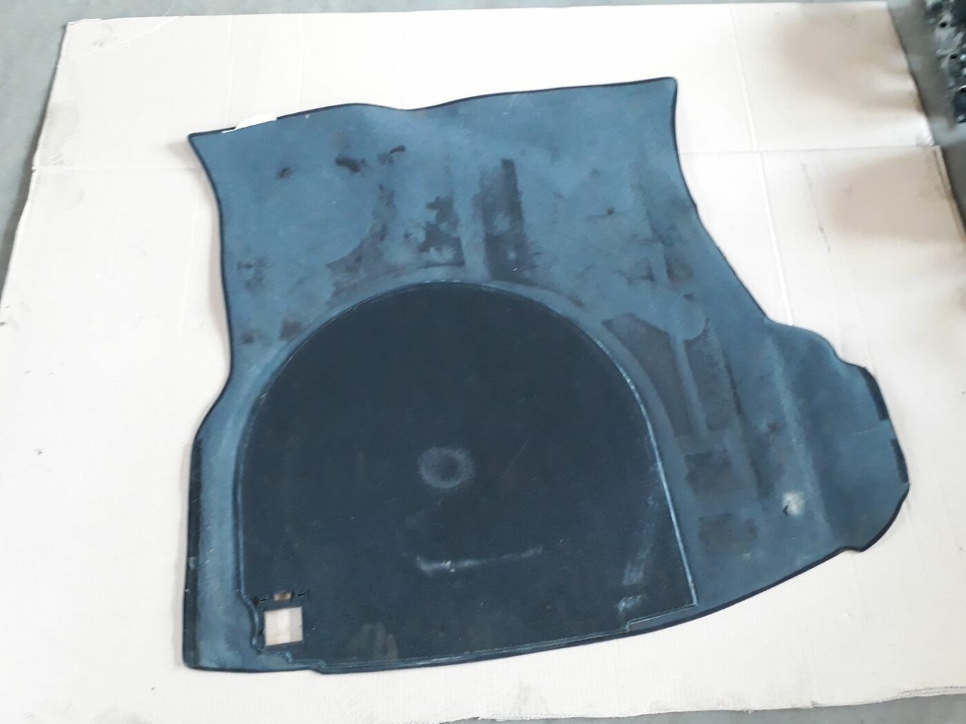 Bagāžnieka grīda priekš AUDI A4 1999 2 Bagāžnieka grīda priekš AUDI A4 1999