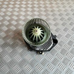 Salona ventilators priekš AUDI A4 1999