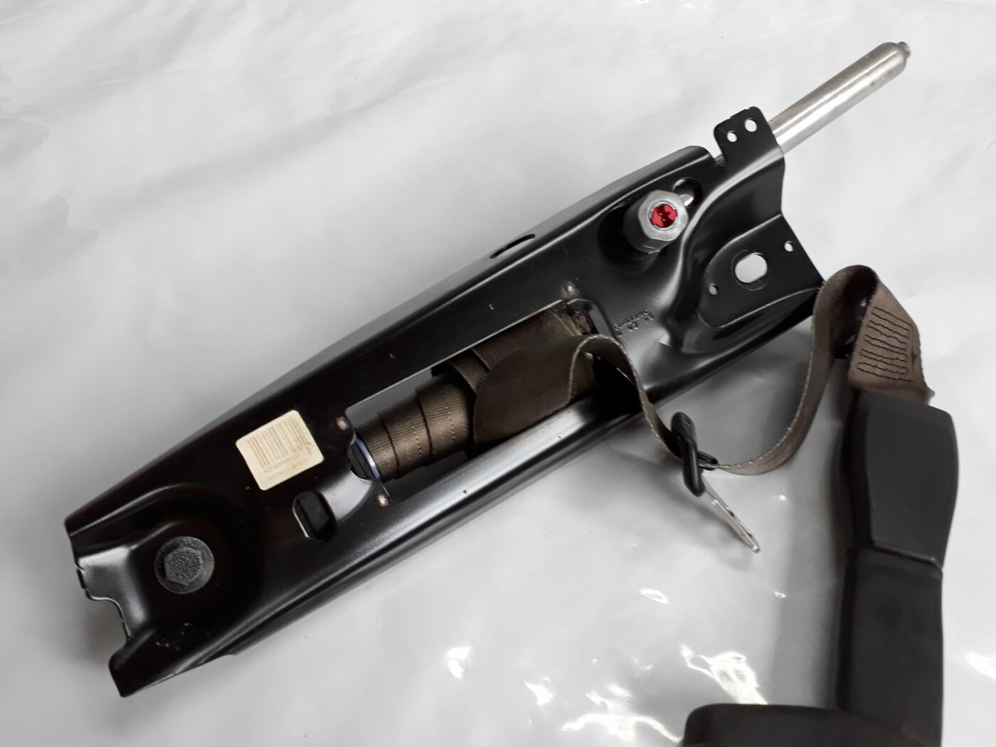 Priekšējā kreisā drošības josta priekš VOLVO V70 2010 5 Priekšējā kreisā drošības josta priekš VOLVO V70 2010