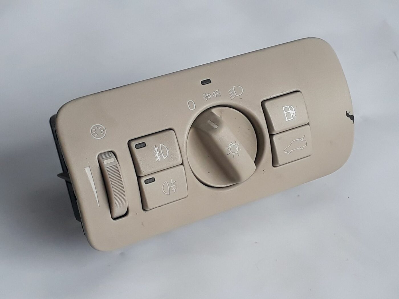 Gaismas slēdzis priekš VOLVO V70 2010 2 Gaismas slēdzis priekš VOLVO V70 2010