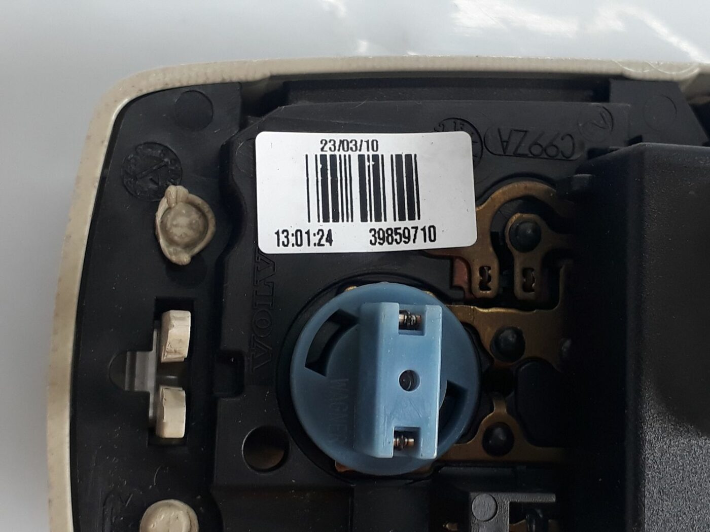 Aizmugurējo sēdvietu apgaismojums priekš VOLVO V70 2010