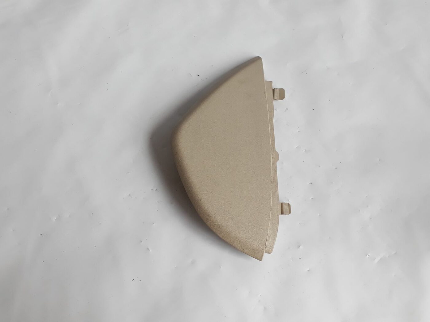 Mērinstrumentu paneļa sānu apdare priekš VOLVO V70 2010