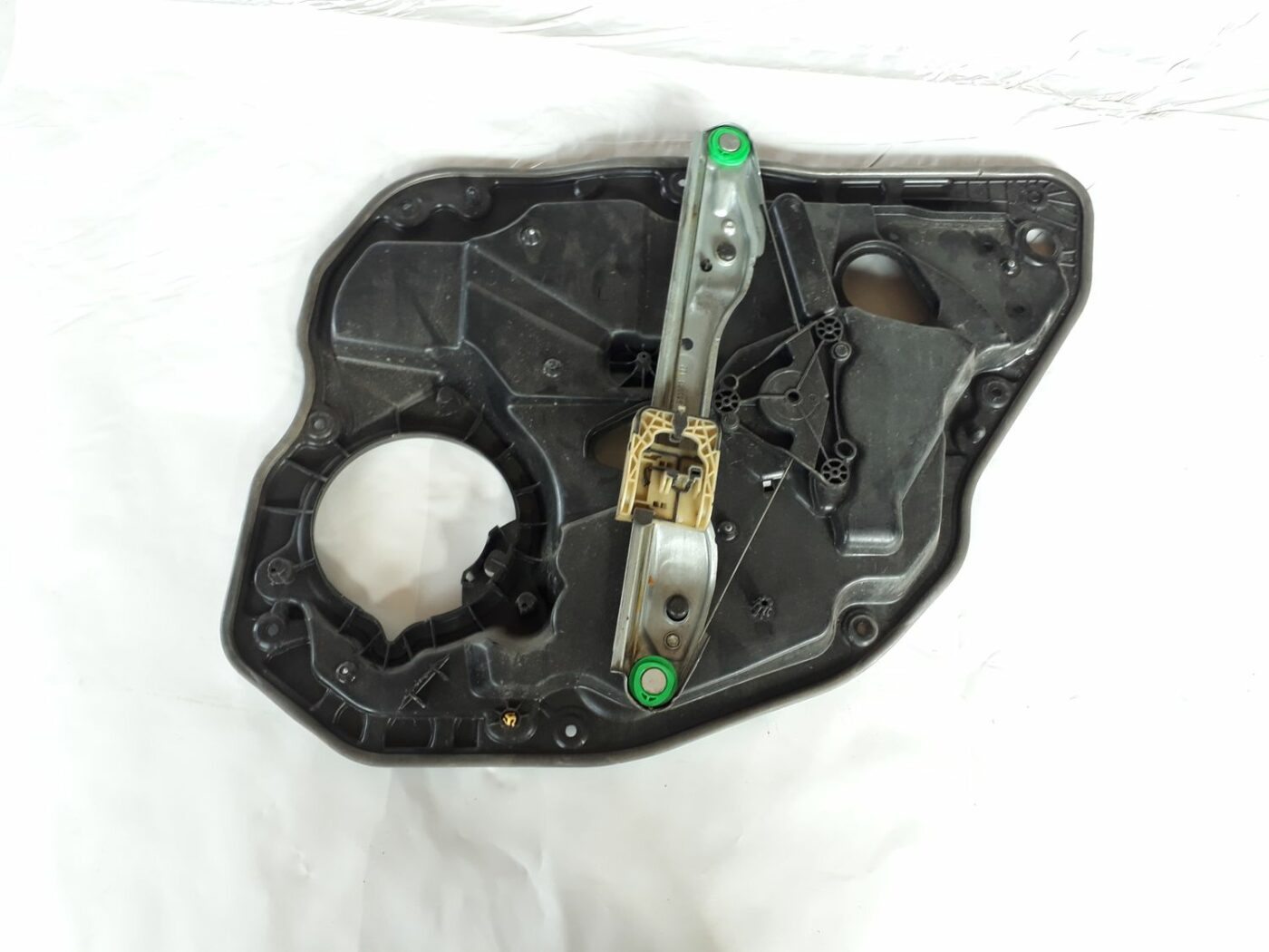 Stikla pacelšanas mehānisma panele priekš VOLVO V70 2010 4 Stikla pacelšanas mehānisma panele priekš VOLVO V70 2010