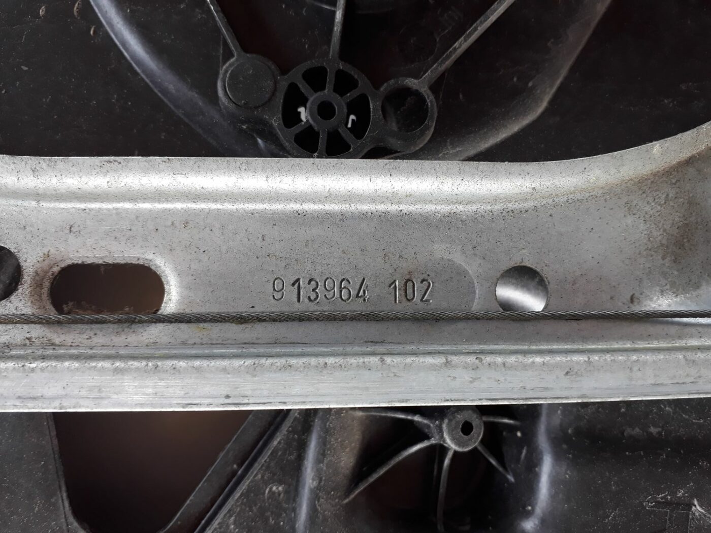 Stikla pacelšanas mehānisma panele priekš VOLVO V70 2010