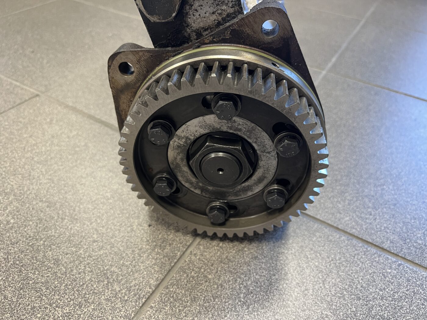 Augstspiediena degvielas sūknis priekš MAN TGA F2000 9 Augstspiediena degvielas sūknis priekš MAN TGA F2000