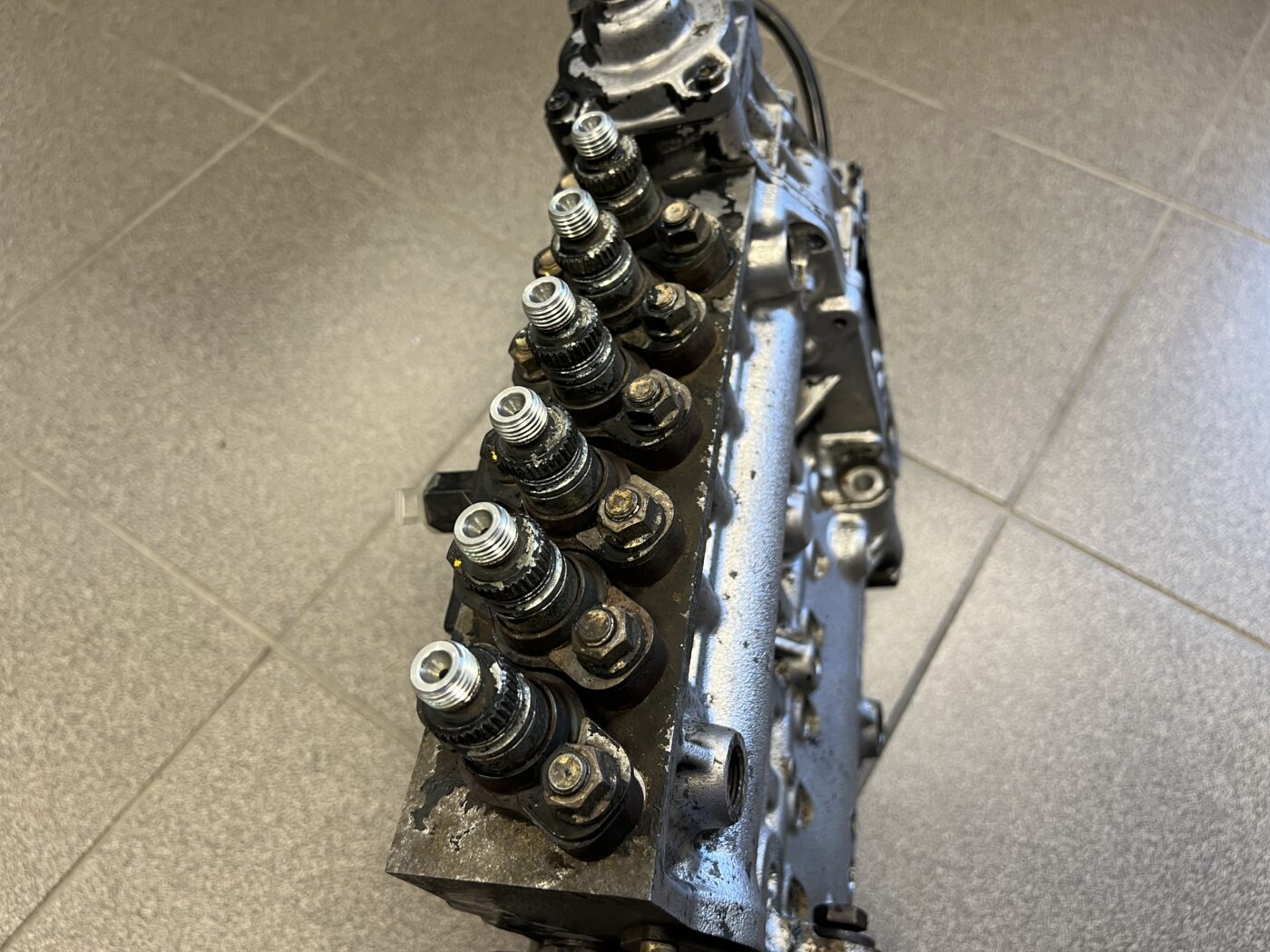 Augstspiediena degvielas sūknis priekš MAN TGA F2000 8 Augstspiediena degvielas sūknis priekš MAN TGA F2000