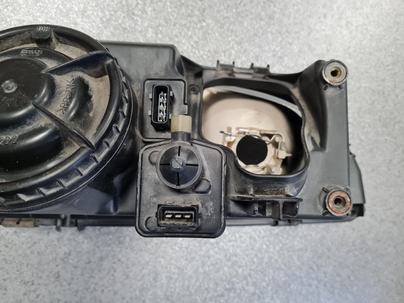 Priekšējais kreisais lukturis priekš VOLVO V70 2000 6 Priekšējais kreisais lukturis priekš VOLVO V70 2000