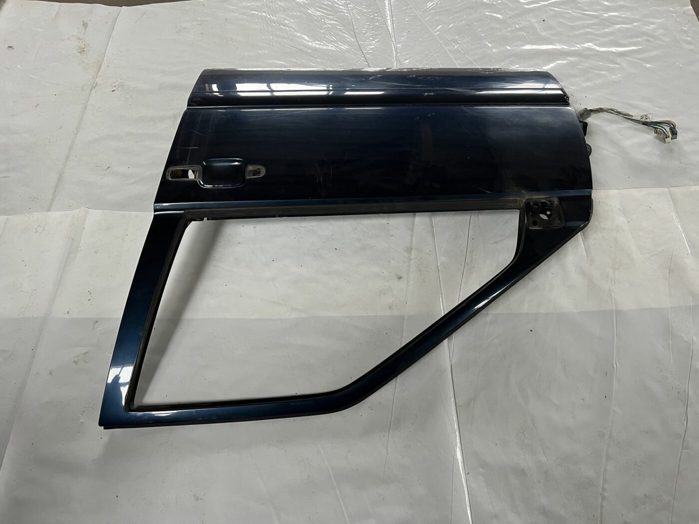 Priekšējās kreisās durvis priekš VOLVO V70 2000