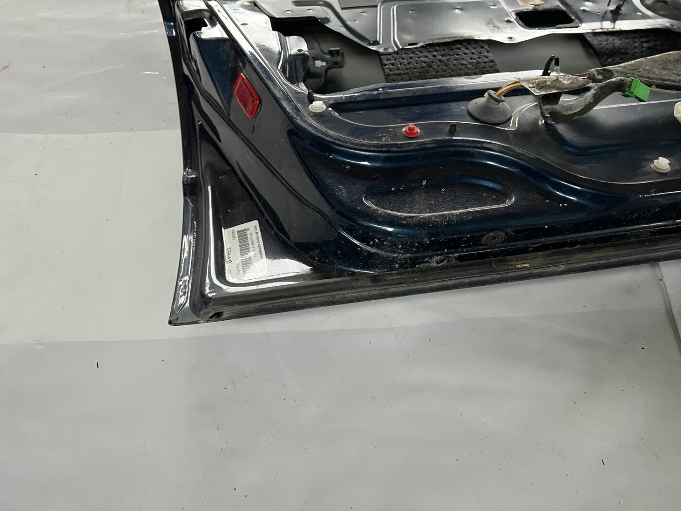 Priekšējās kreisās durvis priekš VOLVO V70 2000