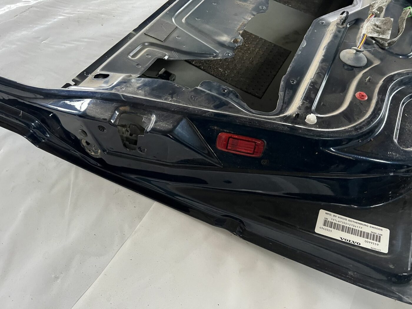 Priekšējās kreisās durvis priekš VOLVO V70 2000