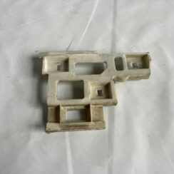 Priekšēja bufera kronšteins priekš VOLVO V70 2000