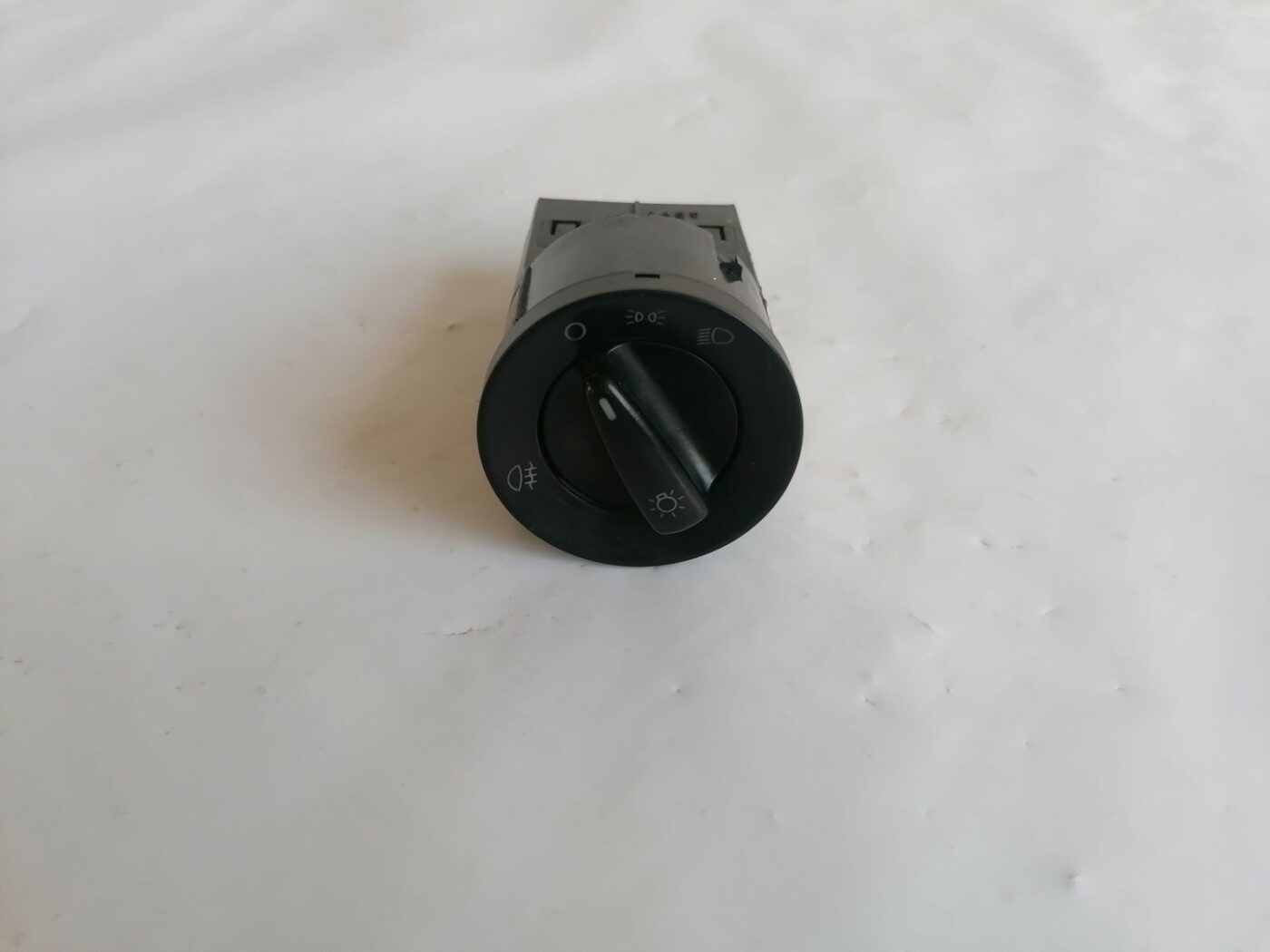 Gaismas slēdzis priekš VW NEW BEETLE 2001