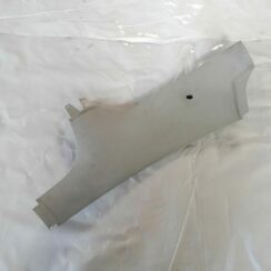 Bagažnieka nodalījuma statnes apdare priekš VW NEW BEETLE 2001