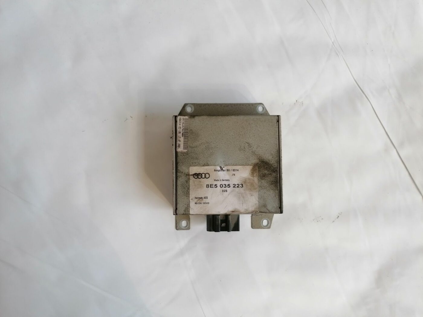 Audio pastiprinātāja bloks priekš AUDI A4 2001 SEDAN 1 Audio pastiprinātāja bloks priekš AUDI A4 2001 SEDAN