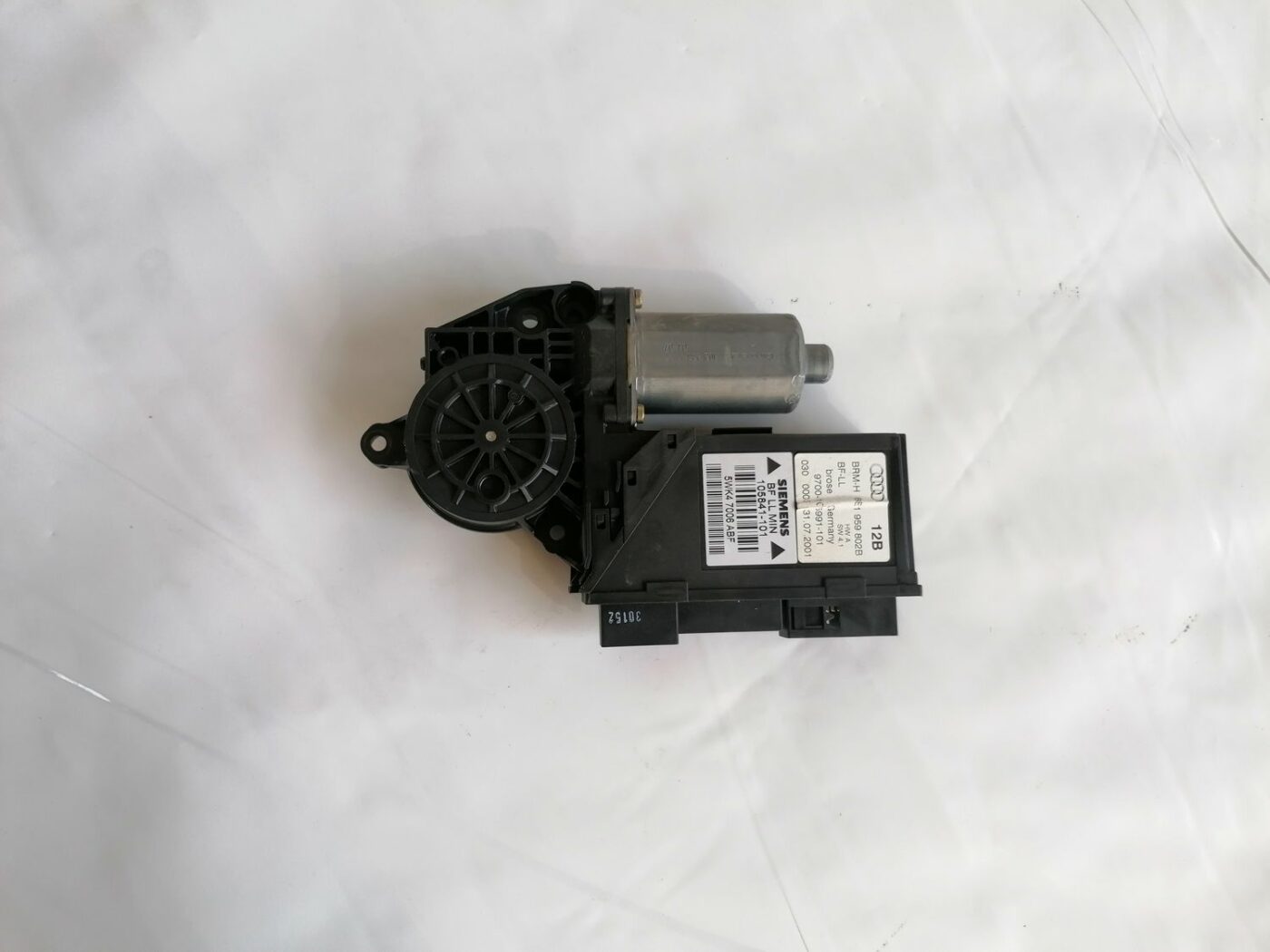 Elektrisko stiklu motors priekš AUDI A4 2001 SEDAN