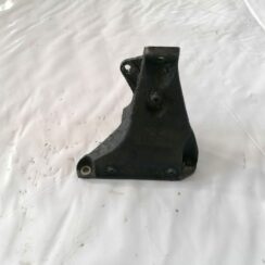 Dzinēja kronšteins priekš AUDI A4 2001 SEDAN