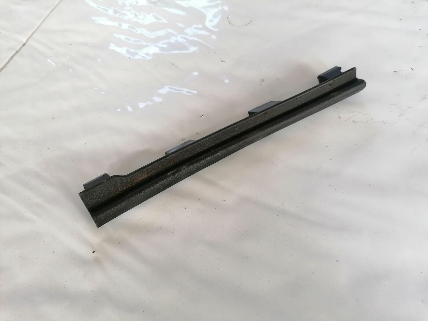 Mērinstrumentu paneļa sānu apdare priekš AUDI A4 2001 SEDAN 1 Mērinstrumentu paneļa sānu apdare priekš AUDI A4 2001 SEDAN