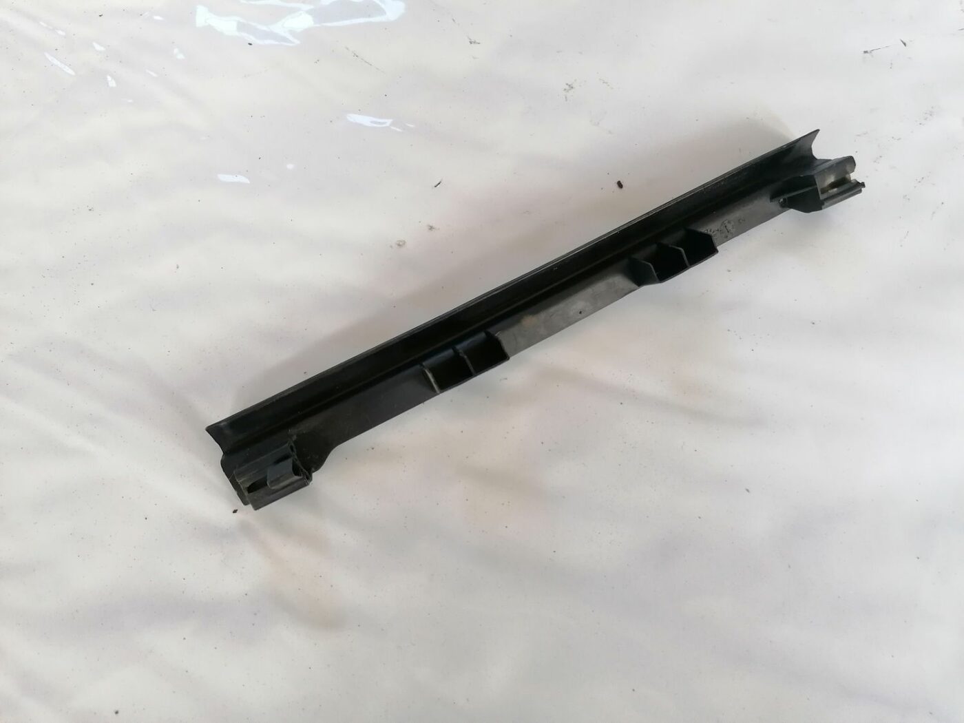 Mērinstrumentu paneļa sānu apdare priekš AUDI A4 2001 SEDAN 2 Mērinstrumentu paneļa sānu apdare priekš AUDI A4 2001 SEDAN