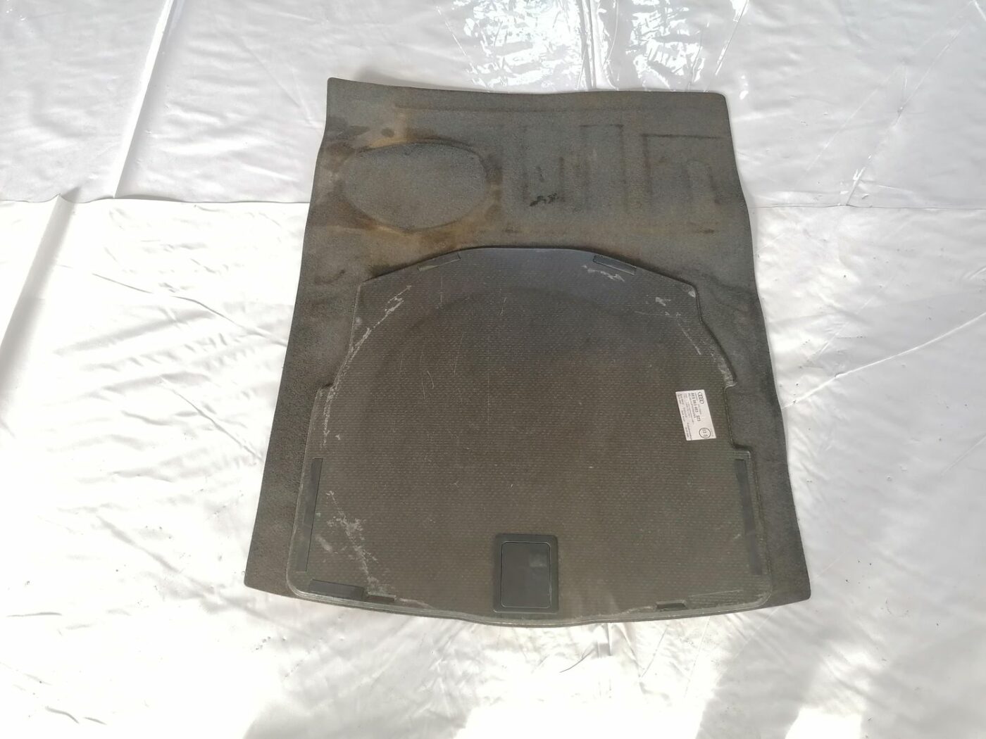 Bagāžnieka grīda priekš AUDI A4 2001 SEDAN