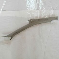 Priekšējas salona statnes apdare priekš AUDI A4 2001 SEDAN