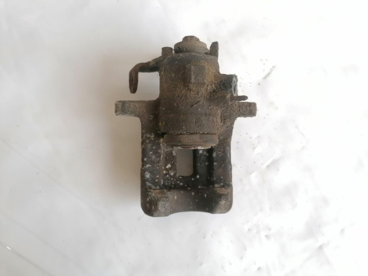 Aizmugurējais kreisais suports priekš AUDI A4 2001 SEDAN