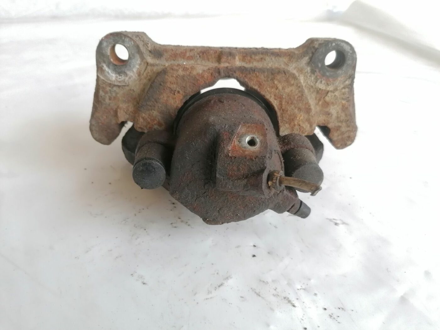 Priekšējais labais suports priekš AUDI A4 2001 SEDAN 3 Priekšējais labais suports priekš AUDI A4 2001 SEDAN