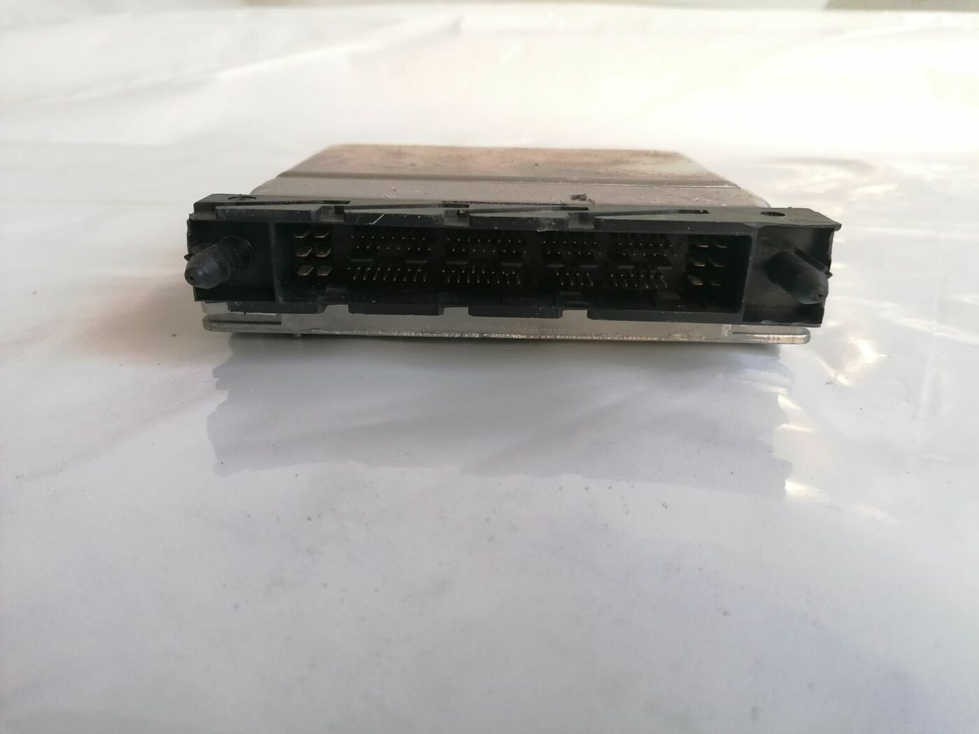 Dzinēja vadības bloks priekš VOLVO V70 2000 2 Dzinēja vadības bloks priekš VOLVO V70 2000