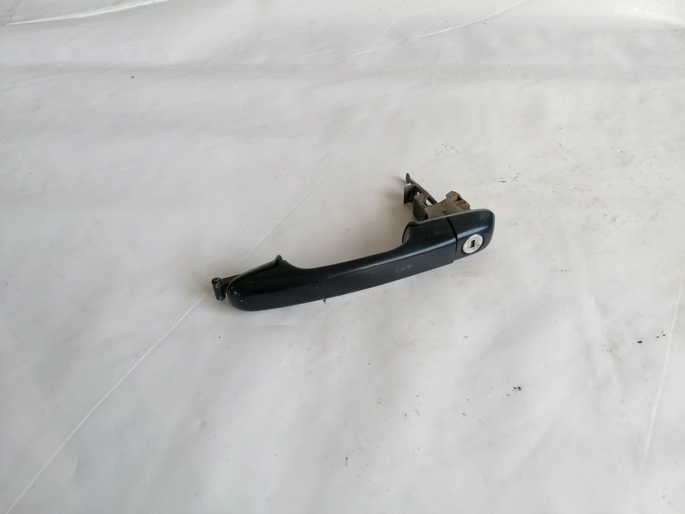 Priekšējāis kreisais durvju rokturis priekš VOLVO V70 2000 1 Priekšējāis kreisais durvju rokturis priekš VOLVO V70 2000