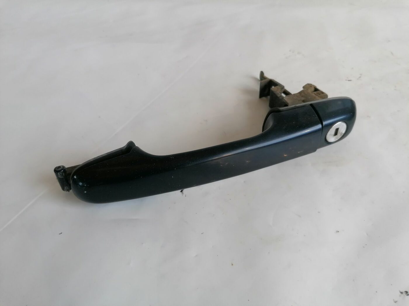 Priekšējāis kreisais durvju rokturis priekš VOLVO V70 2000 2 Priekšējāis kreisais durvju rokturis priekš VOLVO V70 2000