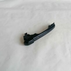 Aizmugurējais kreisais durvju rokturis priekš VOLVO V70 2000