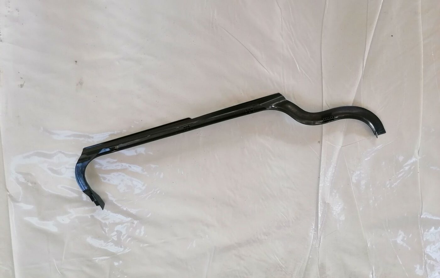 Sliekšņa priekšēja laba uzlika (salonā) priekš VOLVO V70 2000 2 Sliekšņa priekšēja laba uzlika (salonā) priekš VOLVO V70 2000