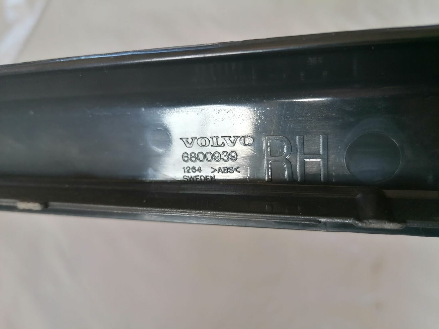 Sliekšņa priekšēja laba uzlika (salonā) priekš VOLVO V70 2000 3 Sliekšņa priekšēja laba uzlika (salonā) priekš VOLVO V70 2000