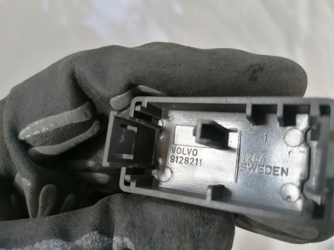 Salona plastmasa priekš VOLVO V70 2000 3 Salona plastmasa priekš VOLVO V70 2000