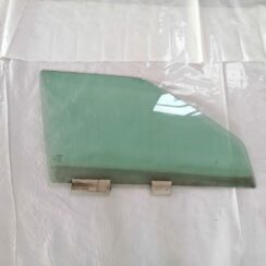 Priekšējo labo durvju stikls priekš VOLVO V70 2000