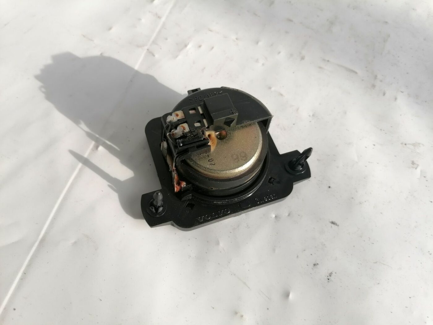 Durvju skaļrunis, augšā priekš VOLVO V70 2000